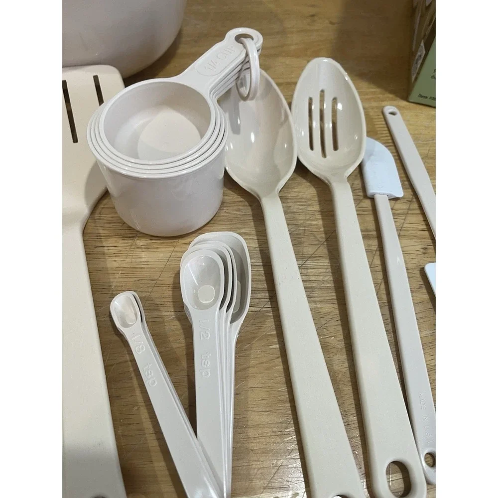 Vtg Tailor Made Kitchen Utensil Set 12 Piece Almond‎ NOS Spoons Measuring Bowls